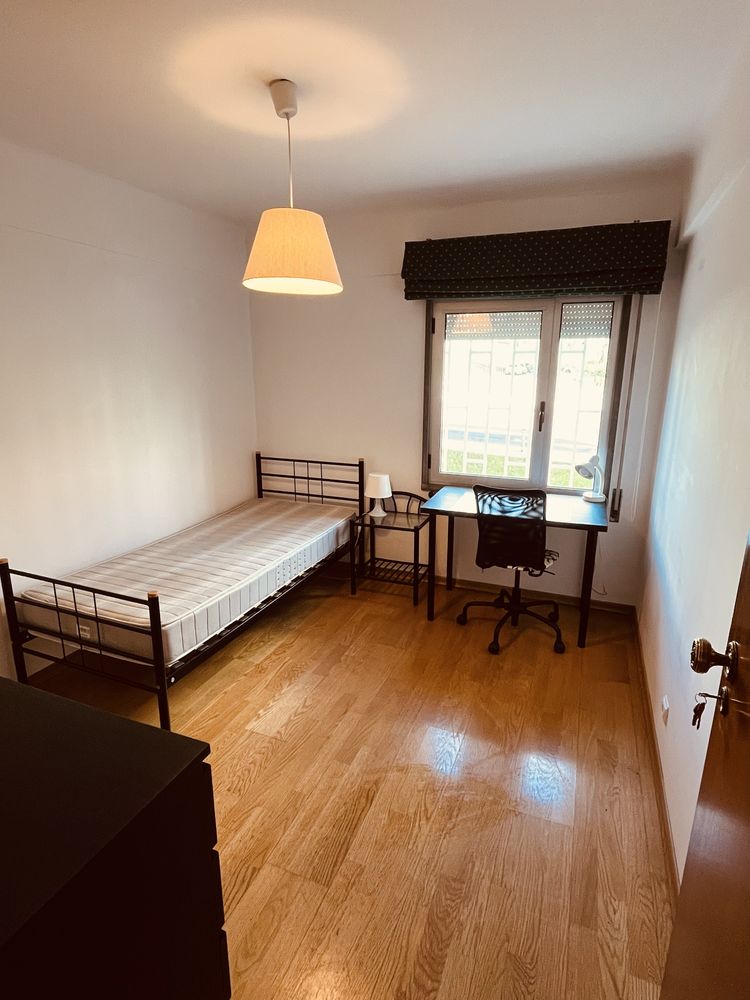 Quarto p/ estudantes (raparigas) - Programa de renda acessível