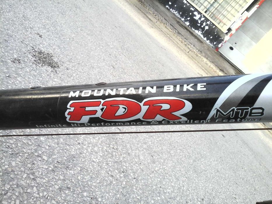 Bicicleta de montanha BTT roda 26" em estado razoavel