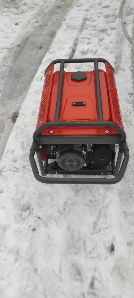 Продам бензогенератор husqvarna