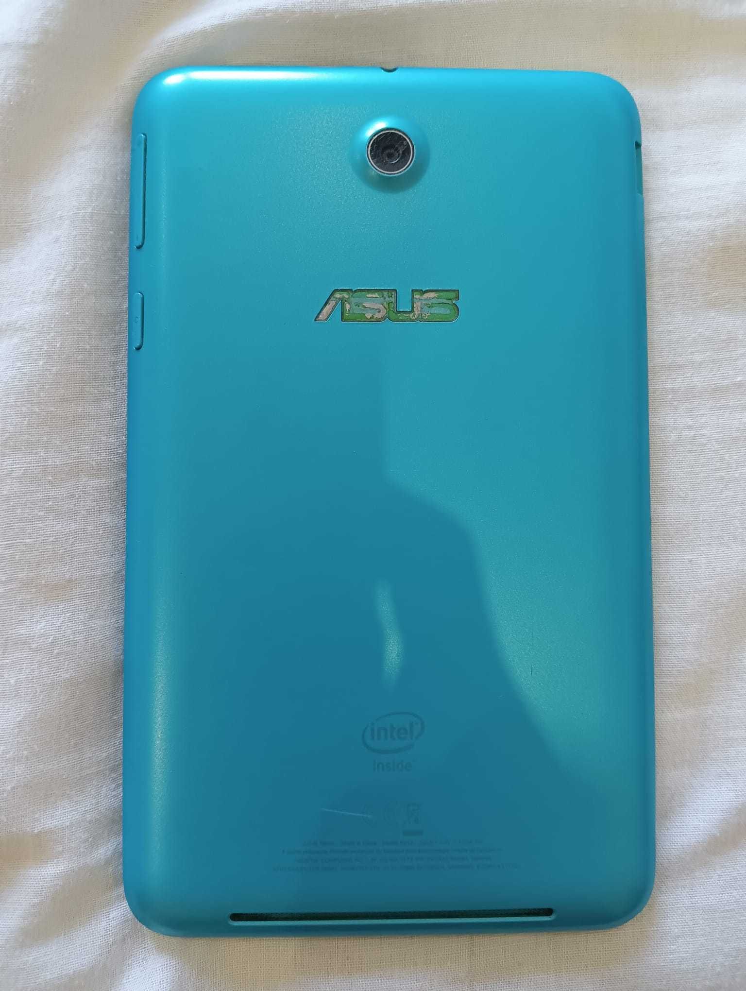 Tablet ASUS com capa traseira azul
