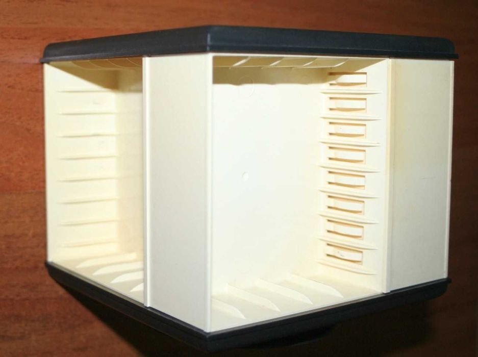 Кассетный блок для аудиокассет.