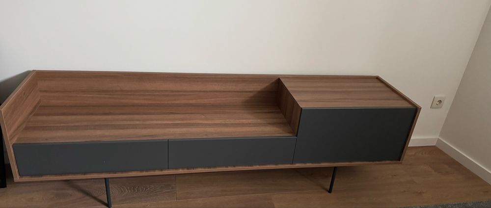 Rack TV 1:80x0,60