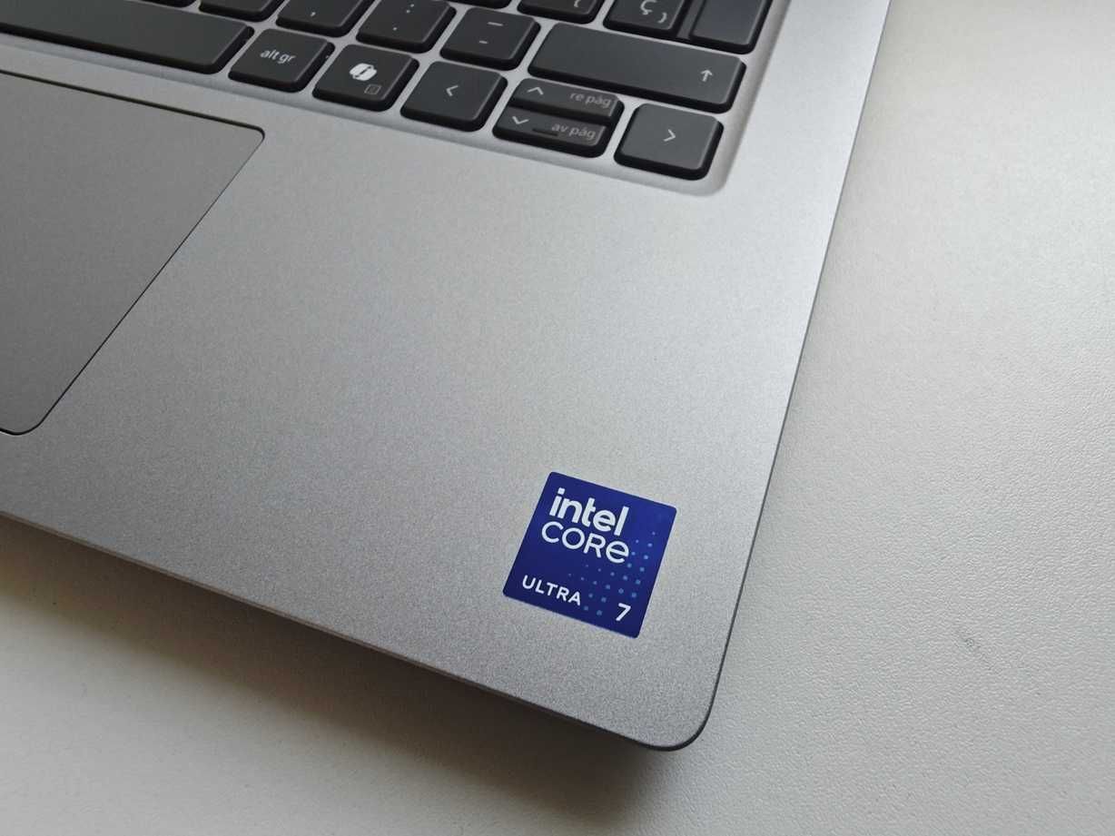 Dell Latitude 5450 - Core Ultra 7, 32GB de RAM, 512 SSD, touch