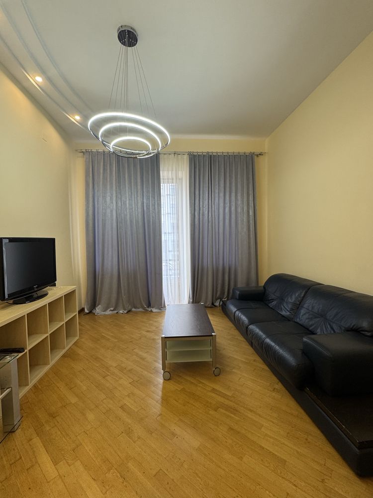 Продаю 4 комн. квартиру 140м2 ул.Сумская, 122 с автоном.отоплением