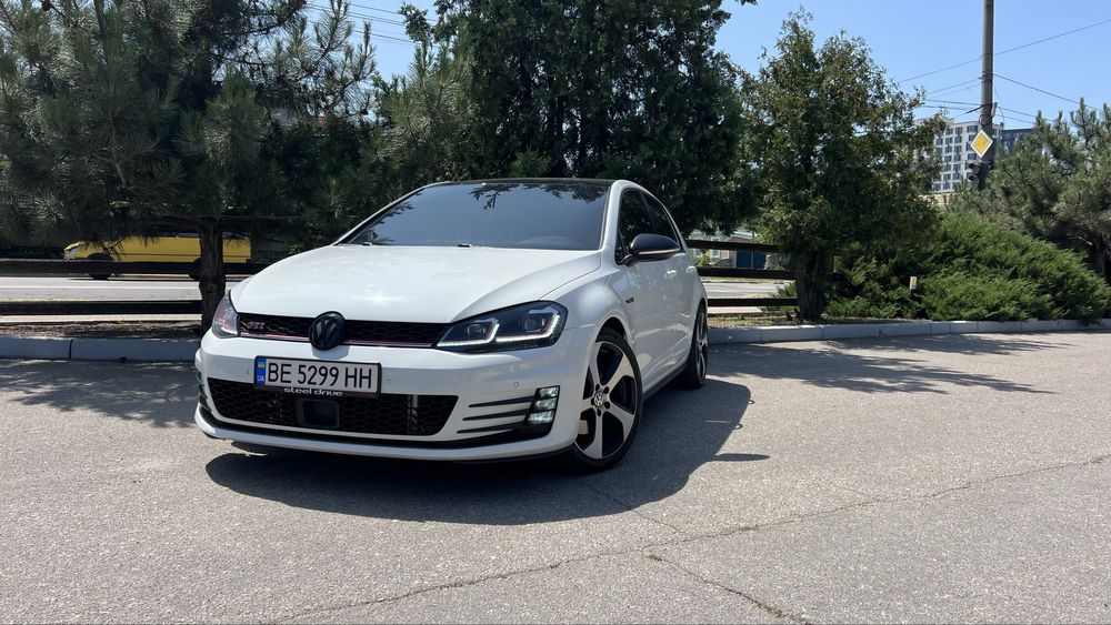 Продам Volkswagen Golf 7 GTI 2015 рік