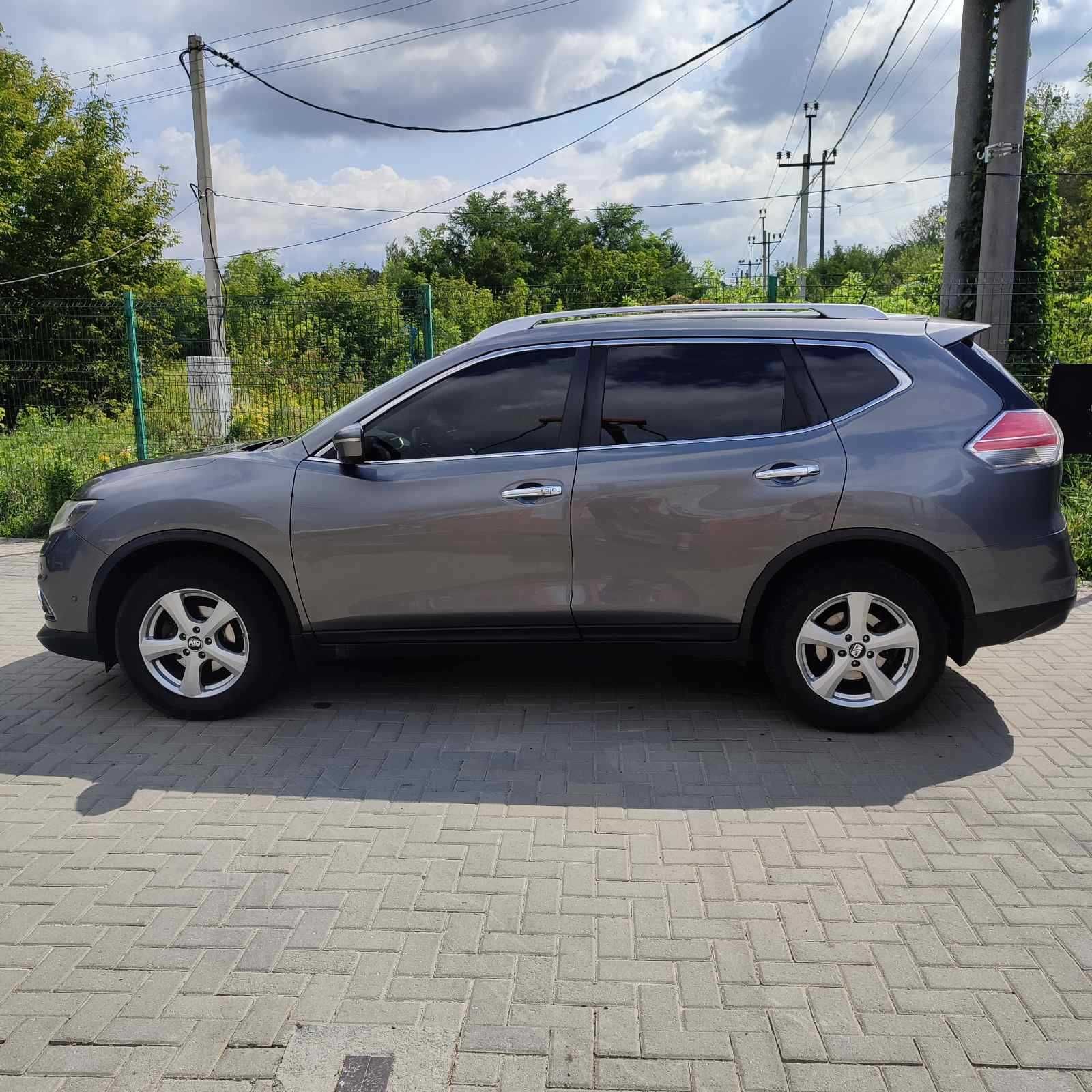 Продам автомобіль Nissan X-Trail 2015 рв.у відмінному технічному стані
