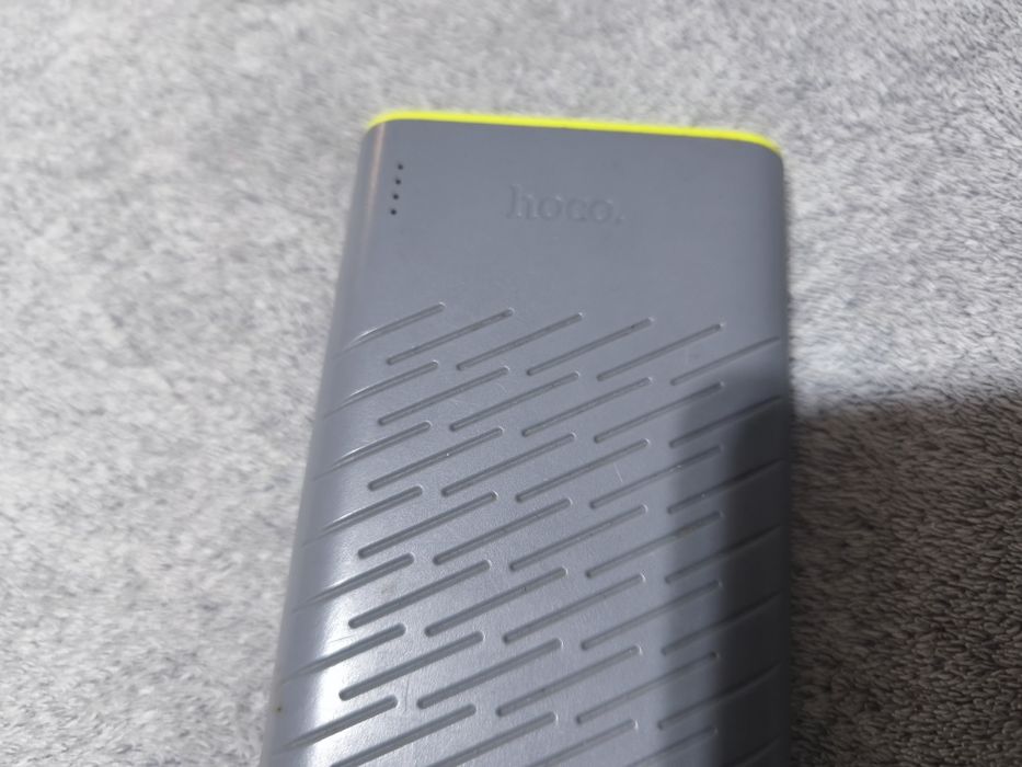 Продам комплектом Power bank та бездротову колонку.