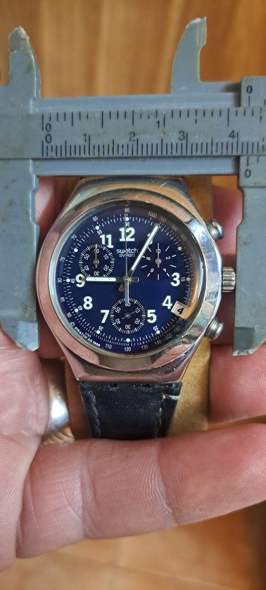 Relógio cronógrafo Swatch aço.