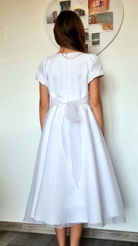 Piękna biała sukienka komunijna