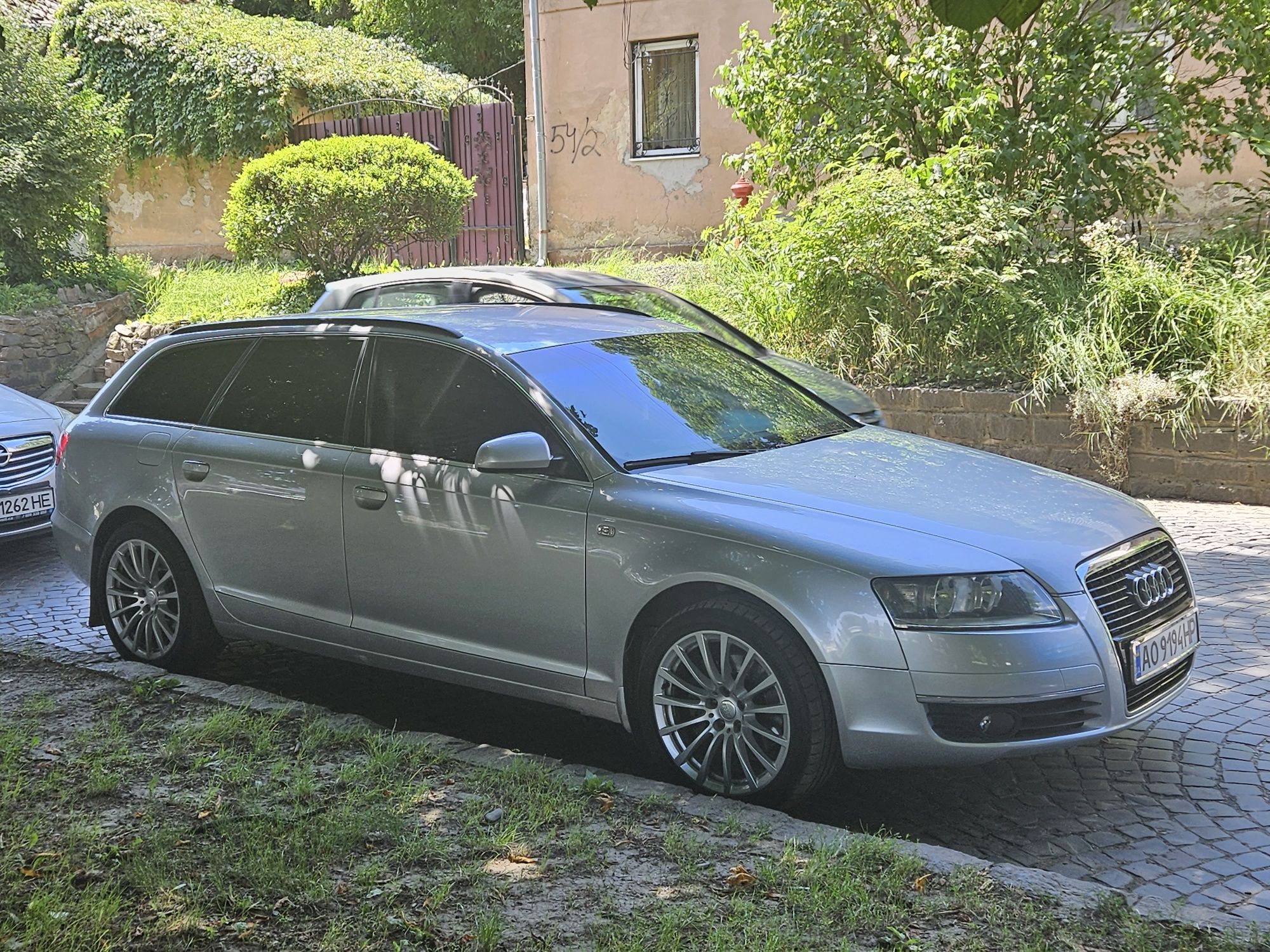 Автомобіль Audi A6 C6 універсал