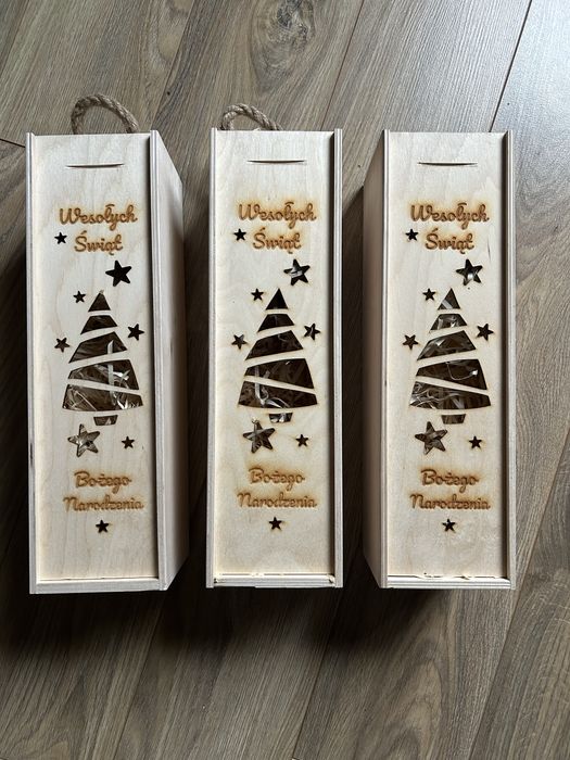 Drewniane świateczne pudelko na wino