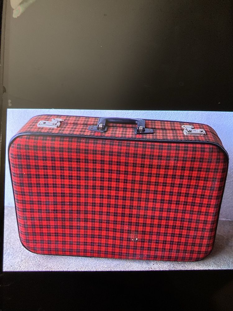 Vendo duas malas de viagem dos anos 70