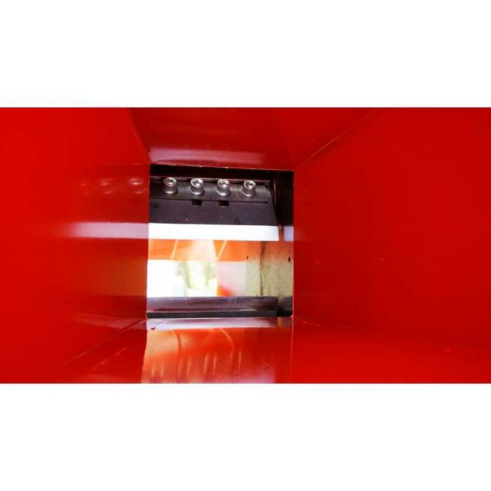 Rozdrabniacz do gałęzi Rębak do Drewna Model R-150 do 14cm średnica