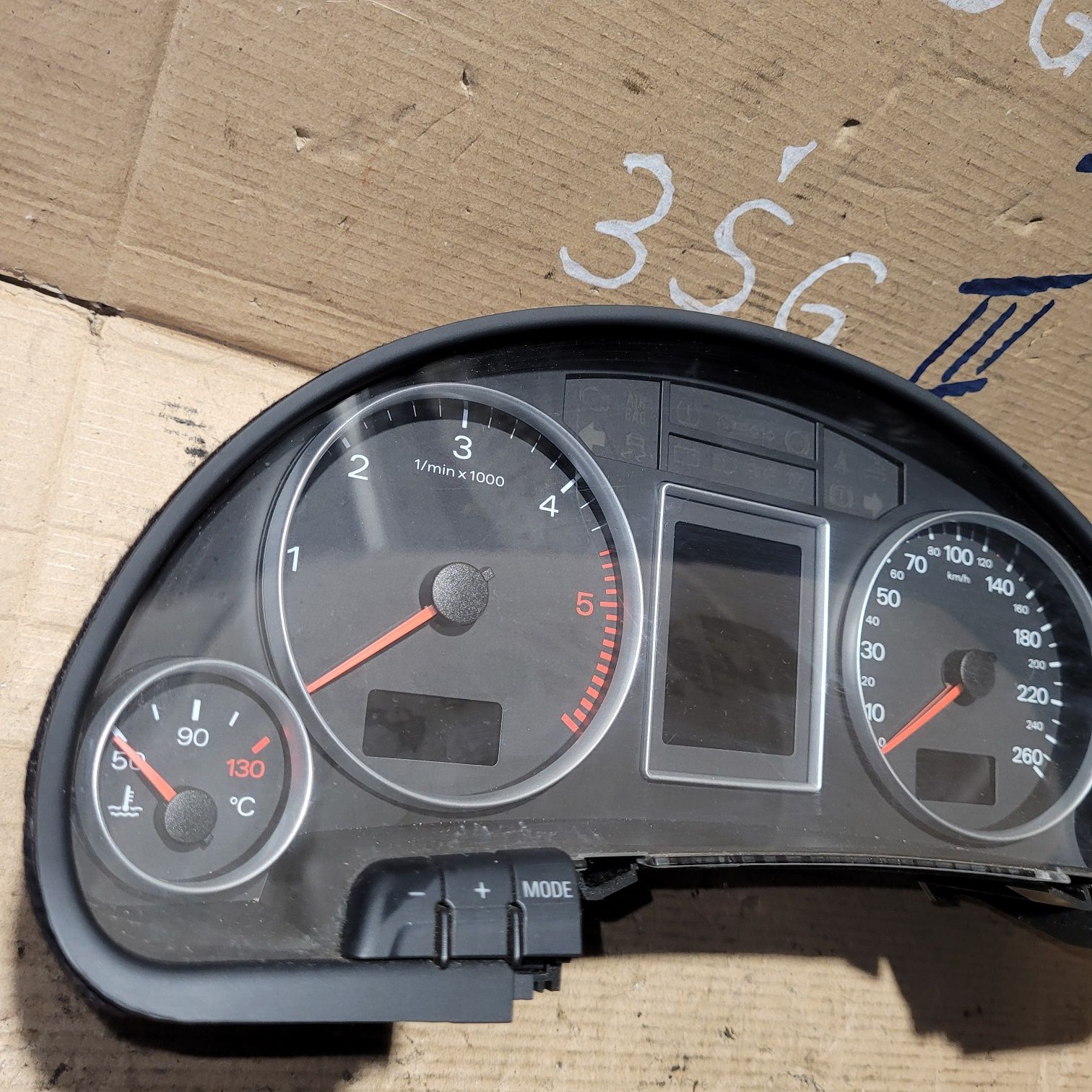 Licznik zegary audi a4 b7 diesel 2007r kolorowy wyswietlacz