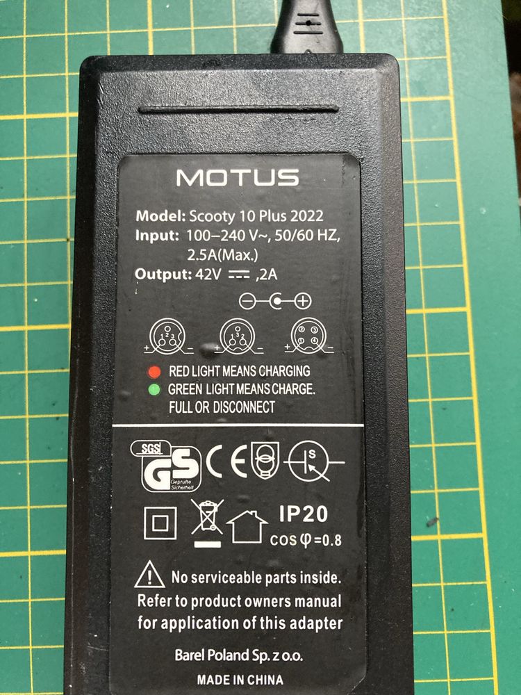 Ladowarka motus scooty 10 plus 2022