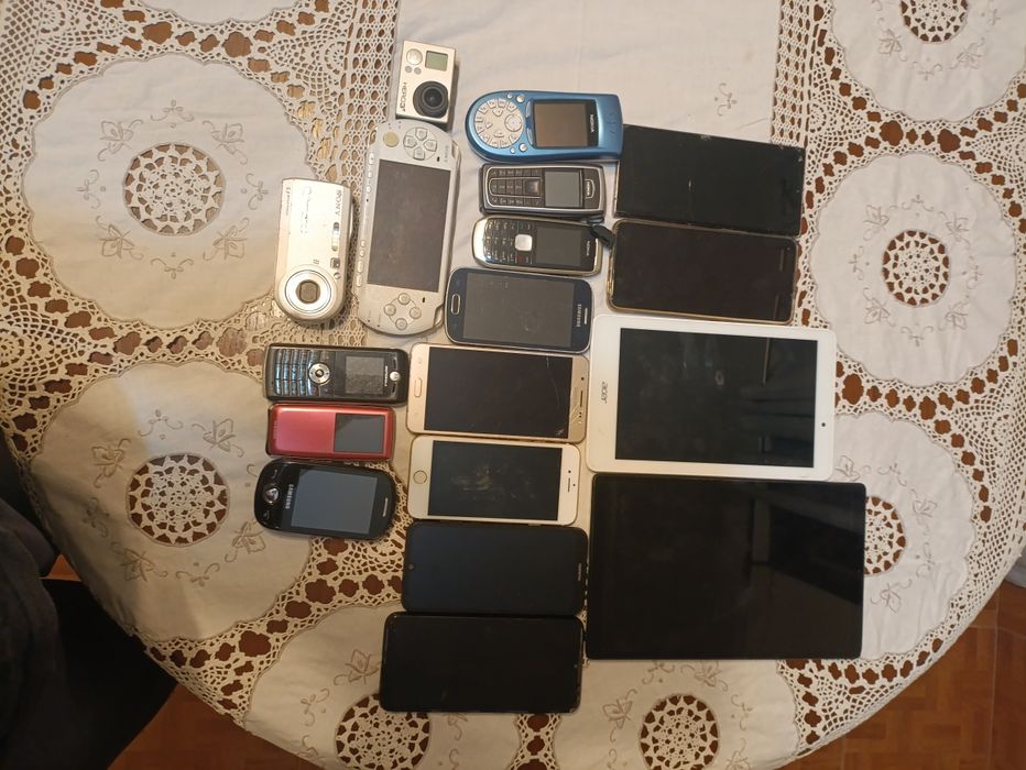 Vendo conjunto de telemóvel tablets e câmeras