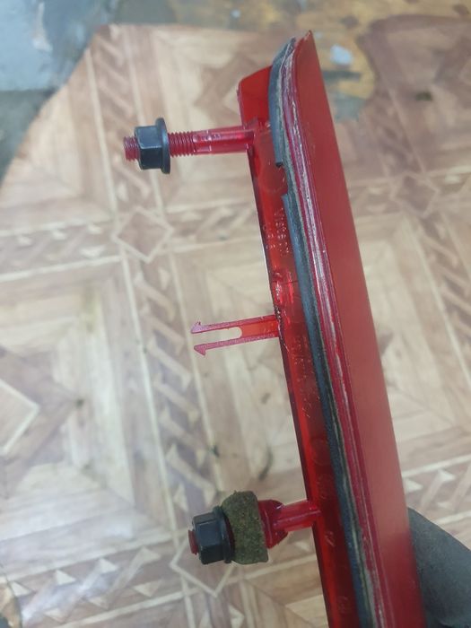 Стоп сигнал Skoda Octavia A5 1Z9 945 097