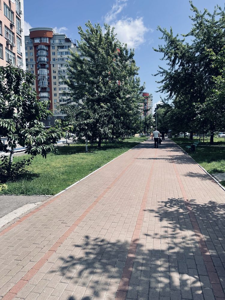 Оренда комерц. приміщення 65 м.кв. ЖК Лікоград, вул. Ю.Здановської 54