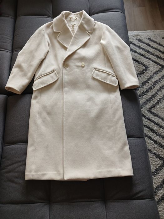 Пальто у молочному кольорi