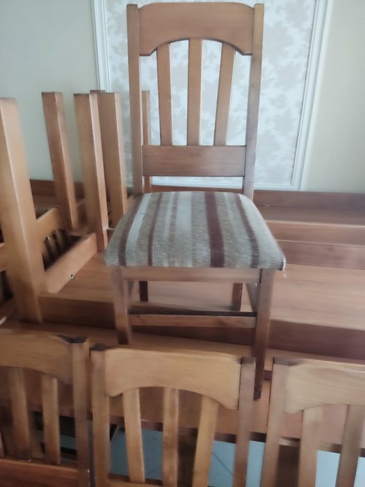 Продаж  Добротних ,стільців.із бука