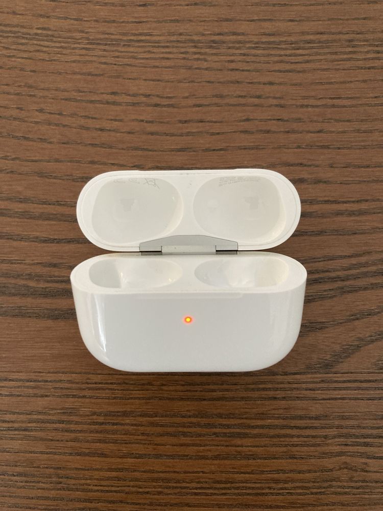 AirPods Pro 1 Geração com Capa / 1 Generation with Case