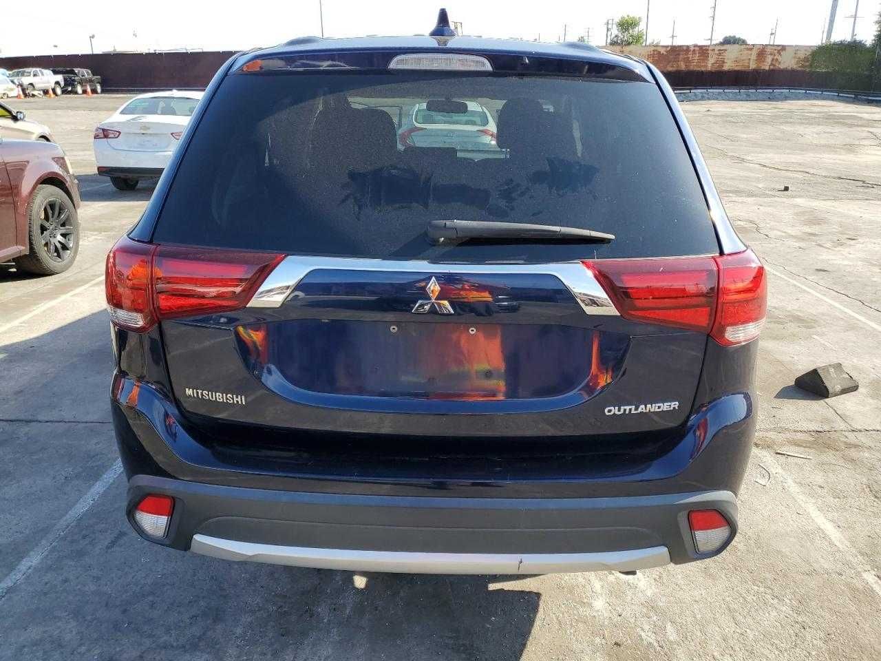 Mitsubishi Outlander Es 2017