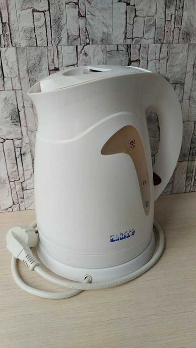 Электро-чайники Mirta KTT12 2000 ватт и EK1878 1500 ватт