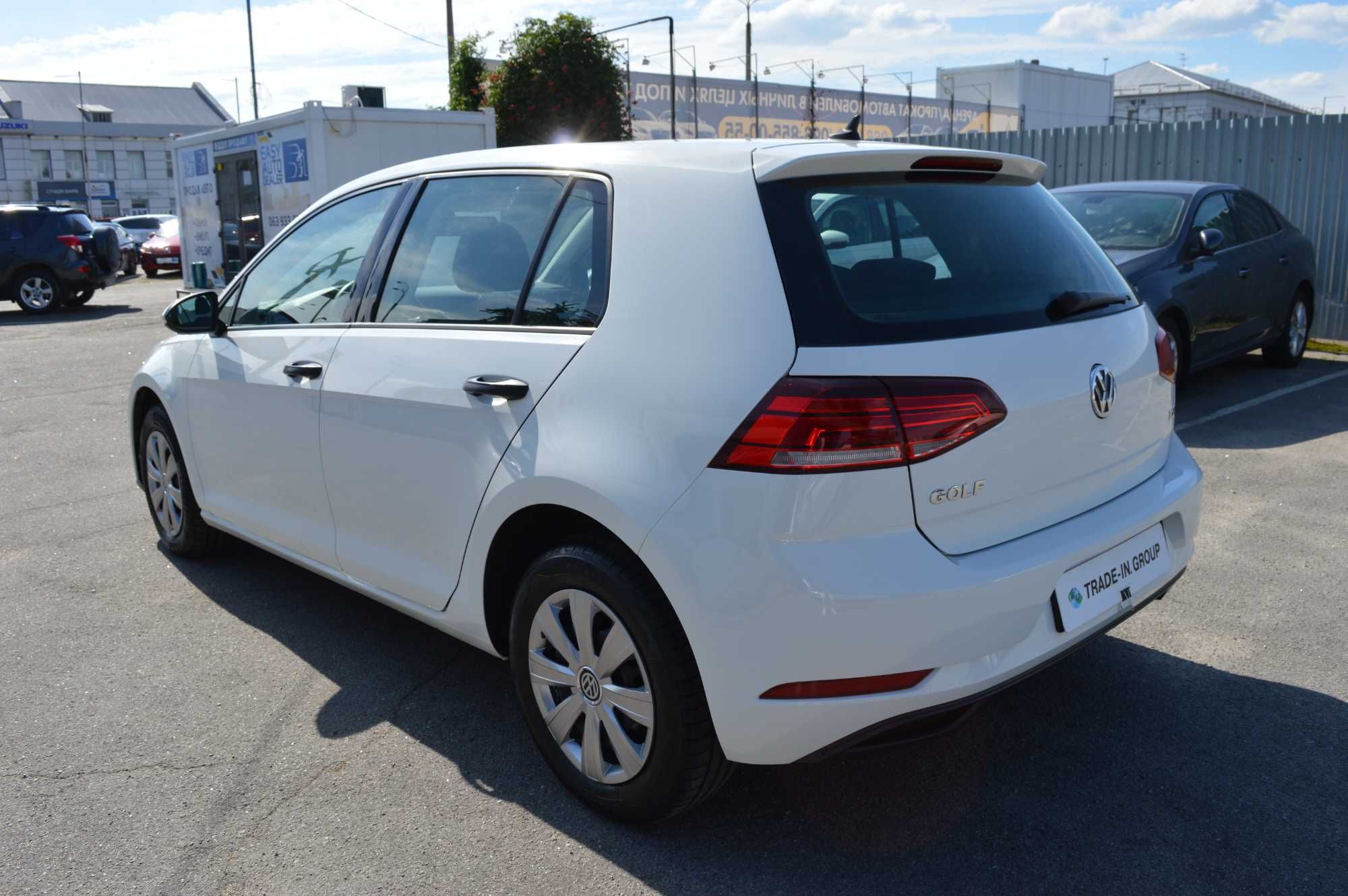 Авто Volkswagen Golf 2017 1.0tsi