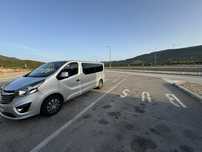 Bus na wynajem 9 osobowy Vivaro Wynajem busa 2000Km assistance lodówka