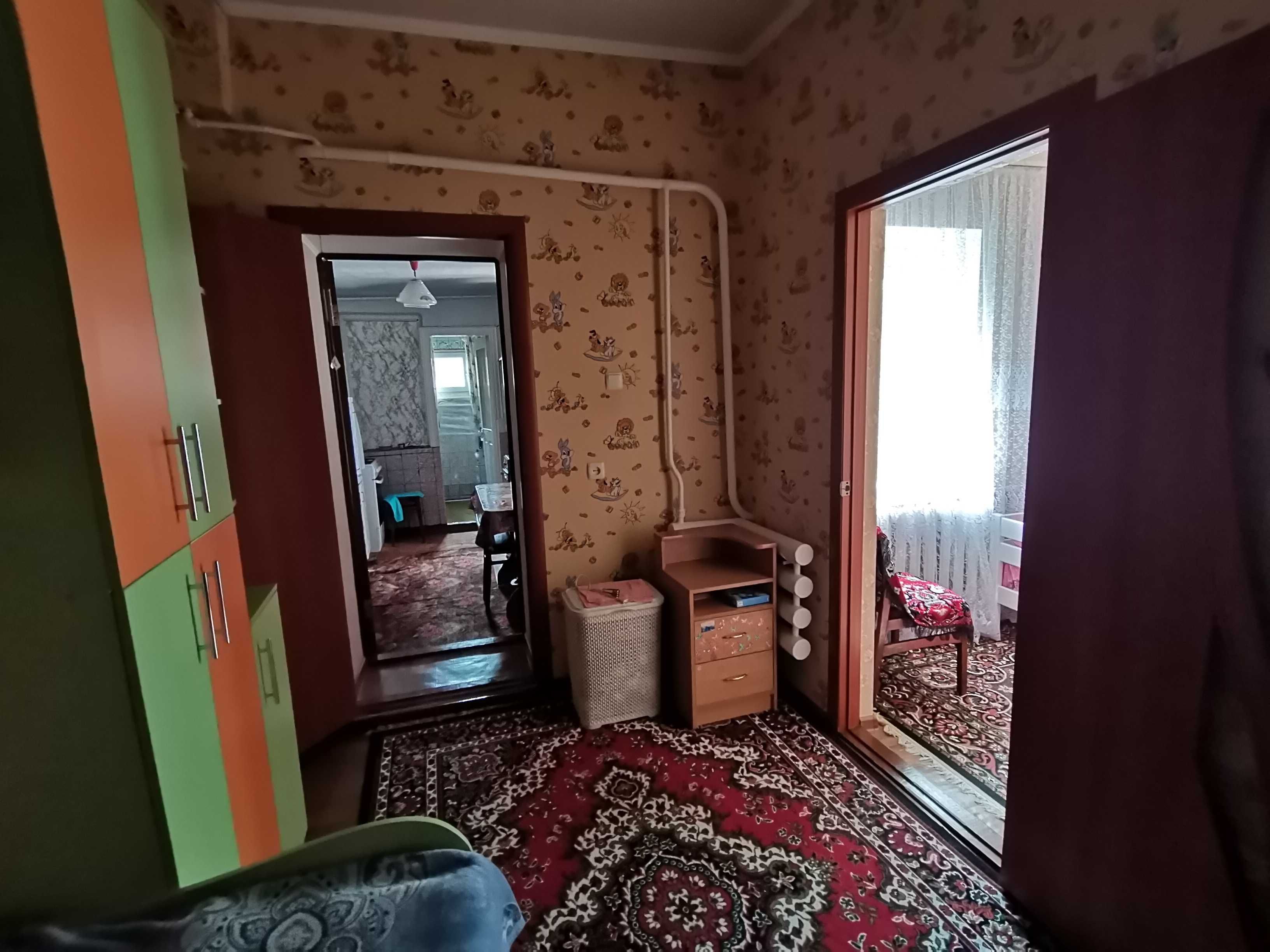 У продажу 2 кімнатний будинок с садом.