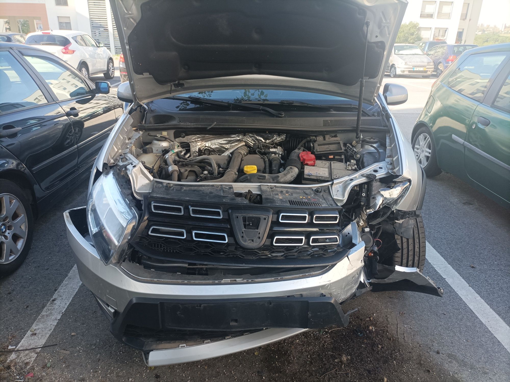 Dacia Sandero stepway 1.5dci acidentado