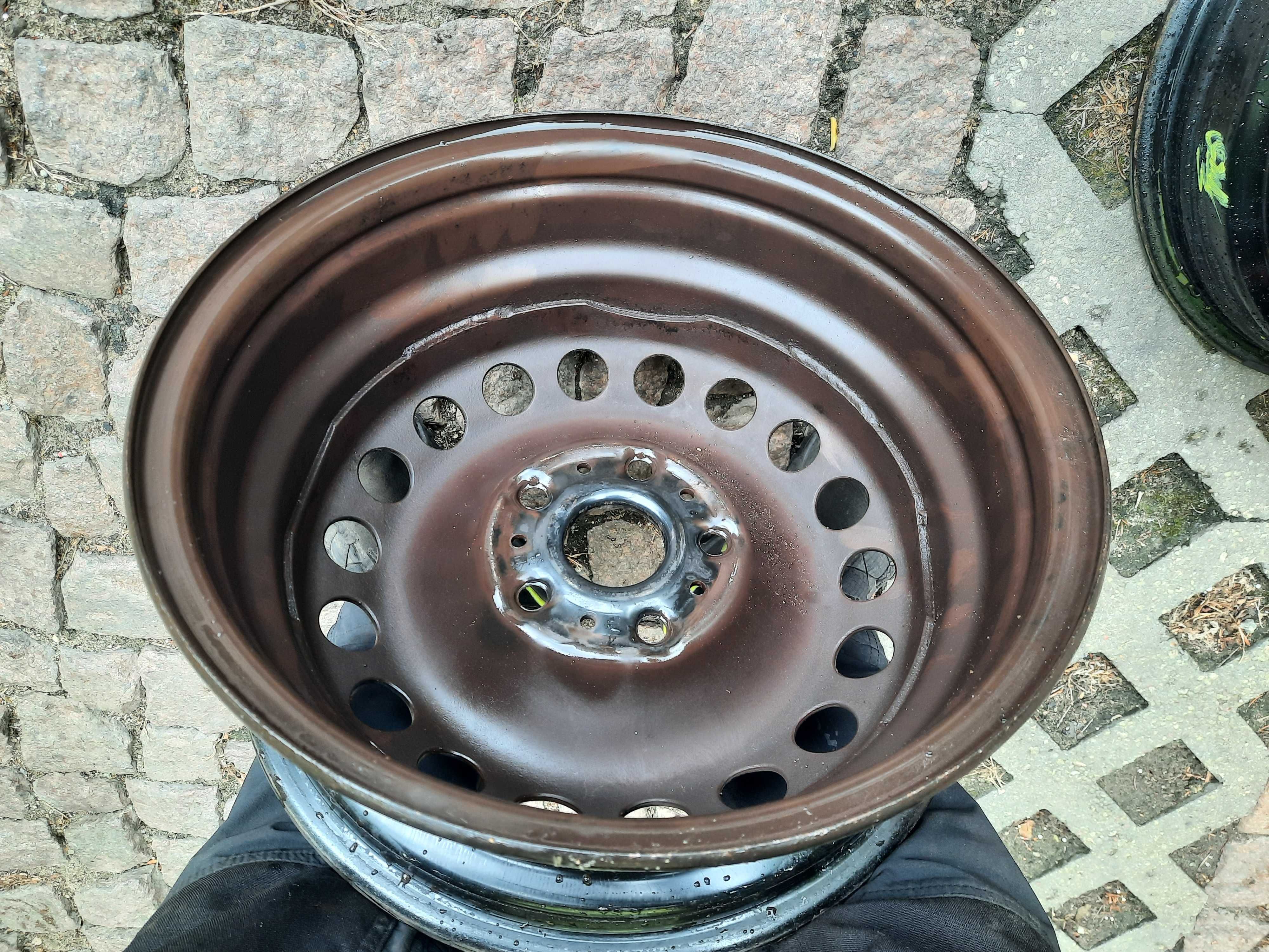 Niemieckie felgi stalowe VW 15" 5x112x57,1 ET43 Golf VII Skoda Octavia