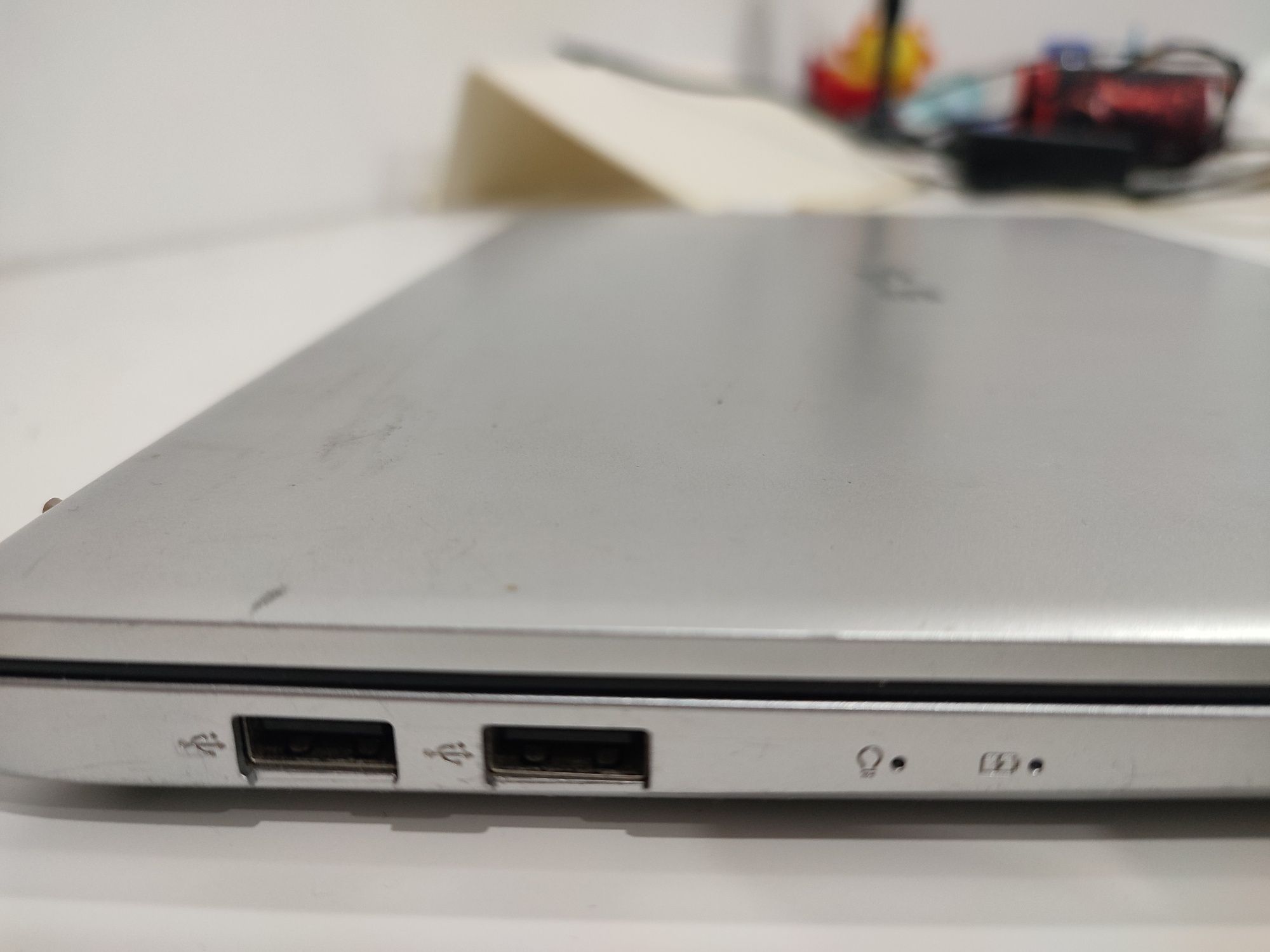 Asus Vivobook 15