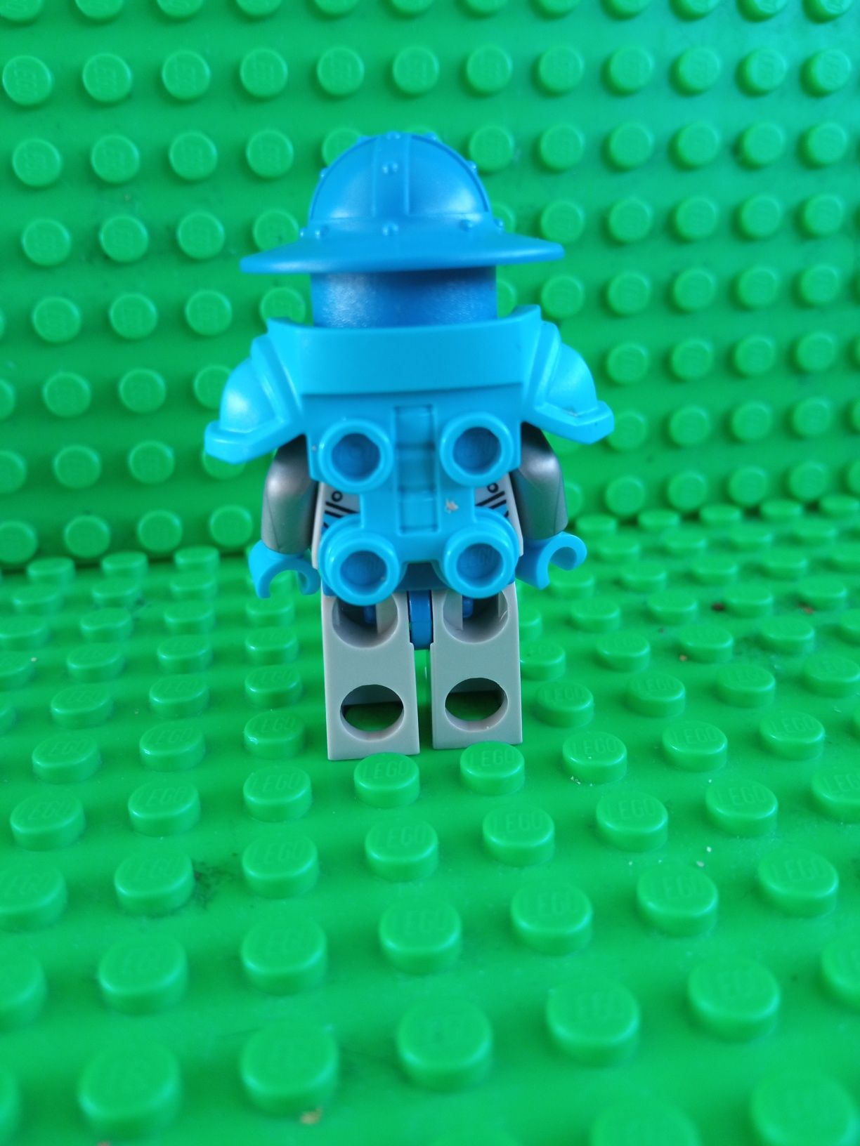 LEGO  Minifigures Nexo Knights Royal Soldier  nex019