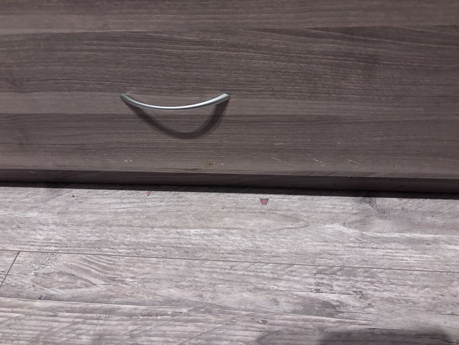 Zestaw mebli szafa i komody