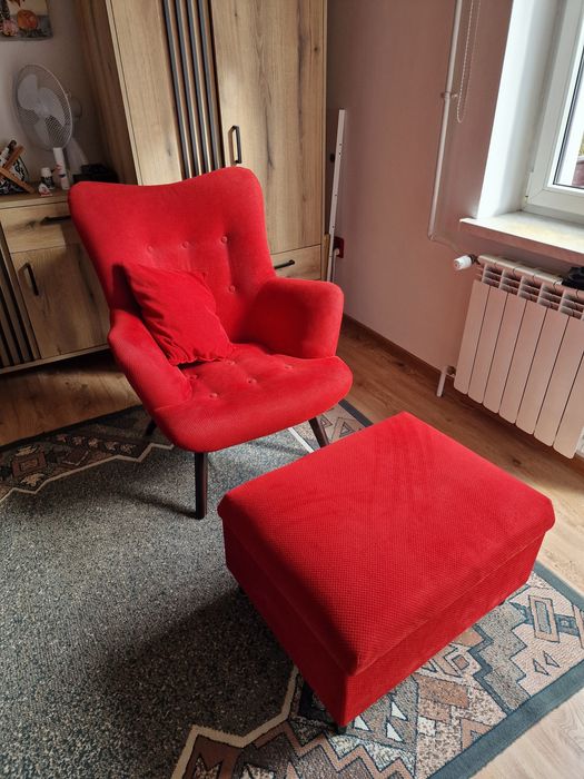 Uszak fotel z pufą, czerwony