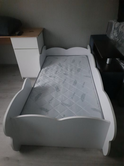 Детская кровать белая 160 см x 80 см. Состояние НОВОЙ.