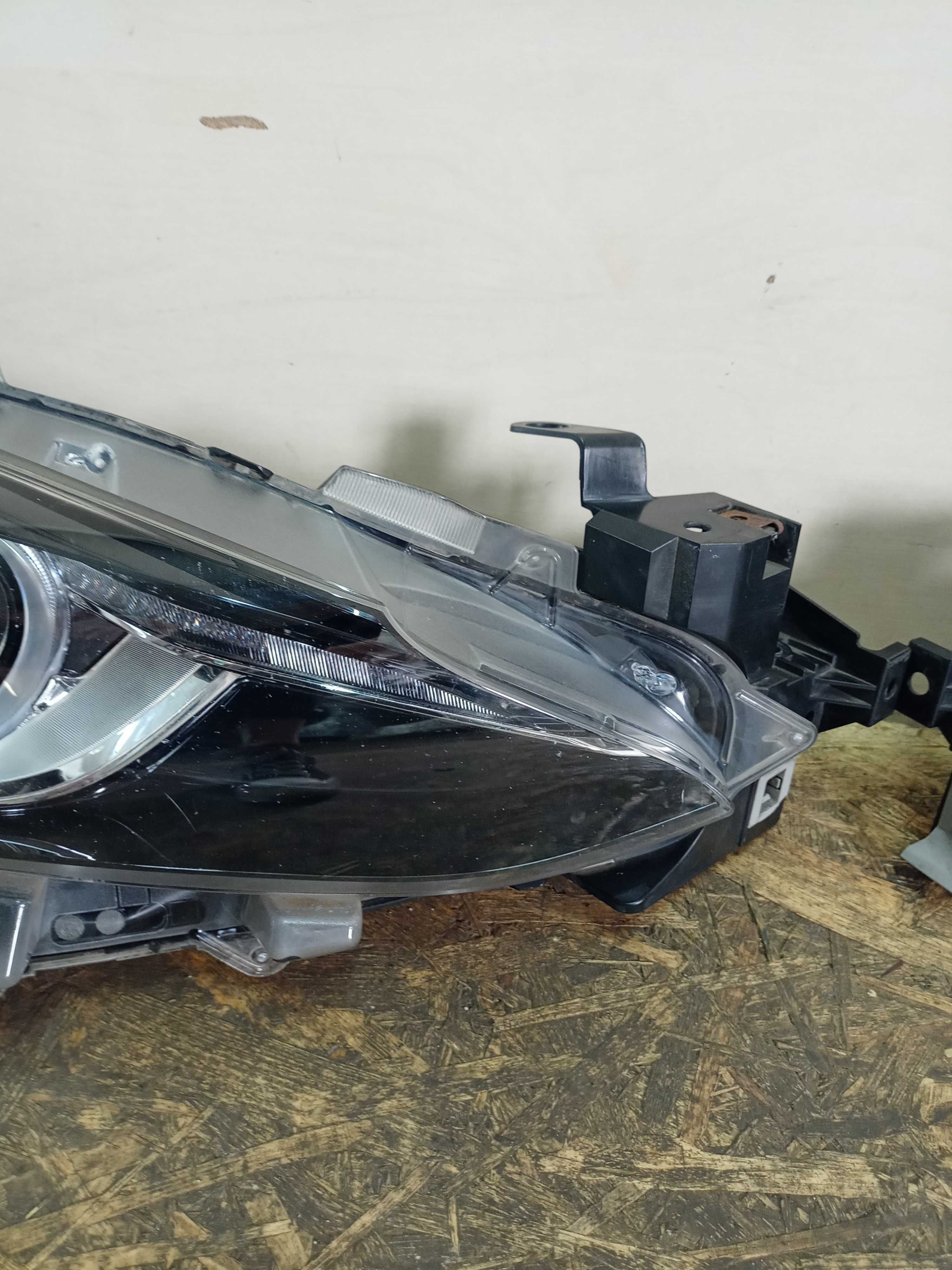 Mazda 3 III BM lampa xenon lewa prawa przód przednie kompletne UK