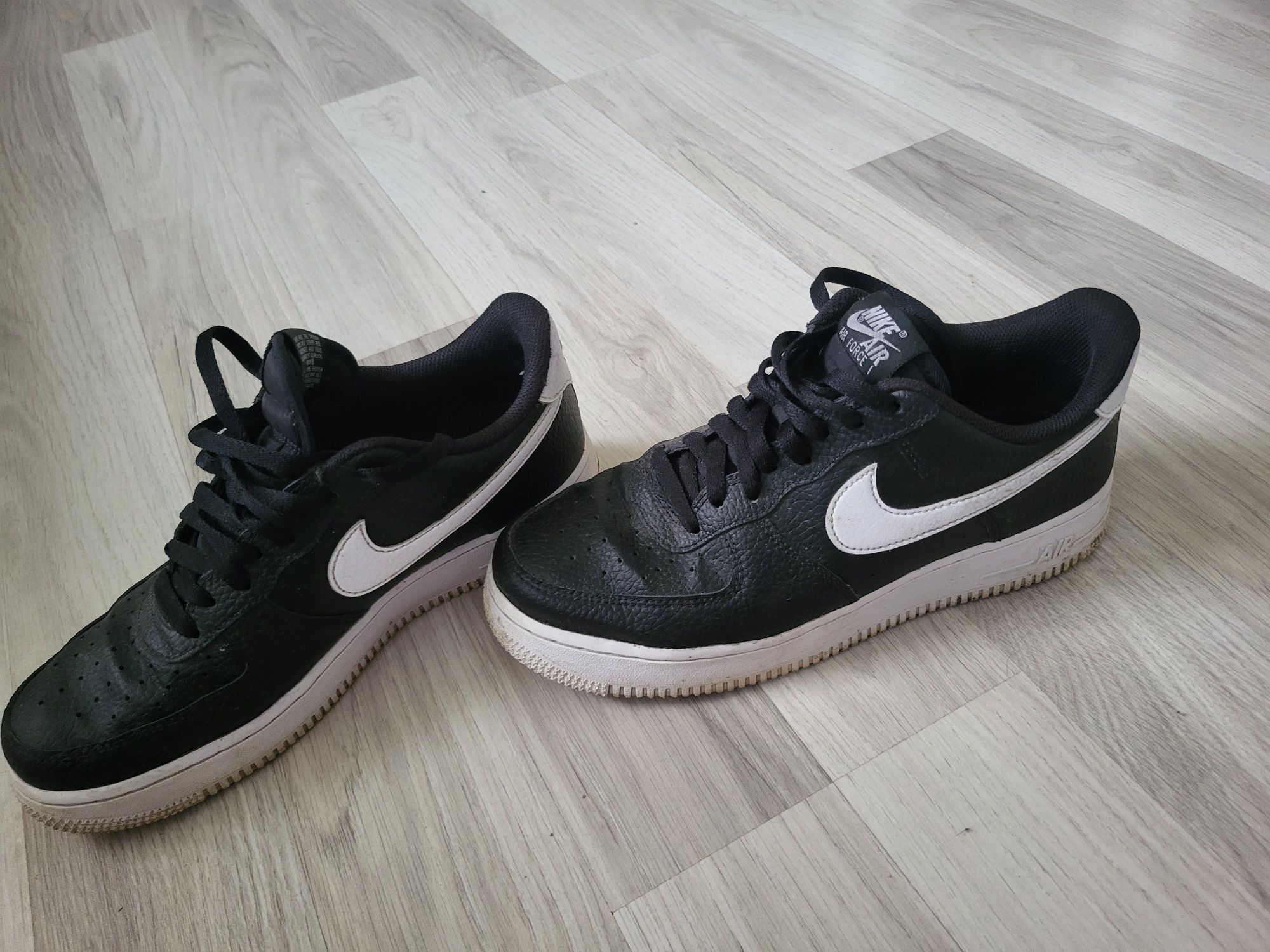 Jak NOWE Czarne Buty Nike ( Rozmiar 41 )