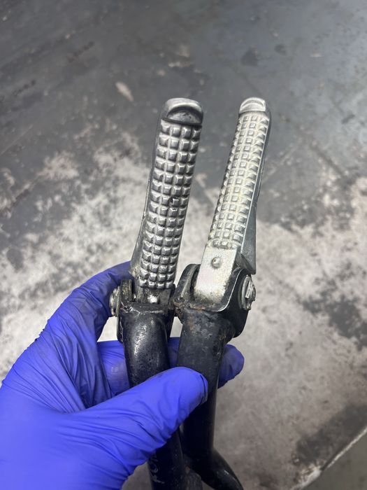 Підніжки пасажира Gilera runner