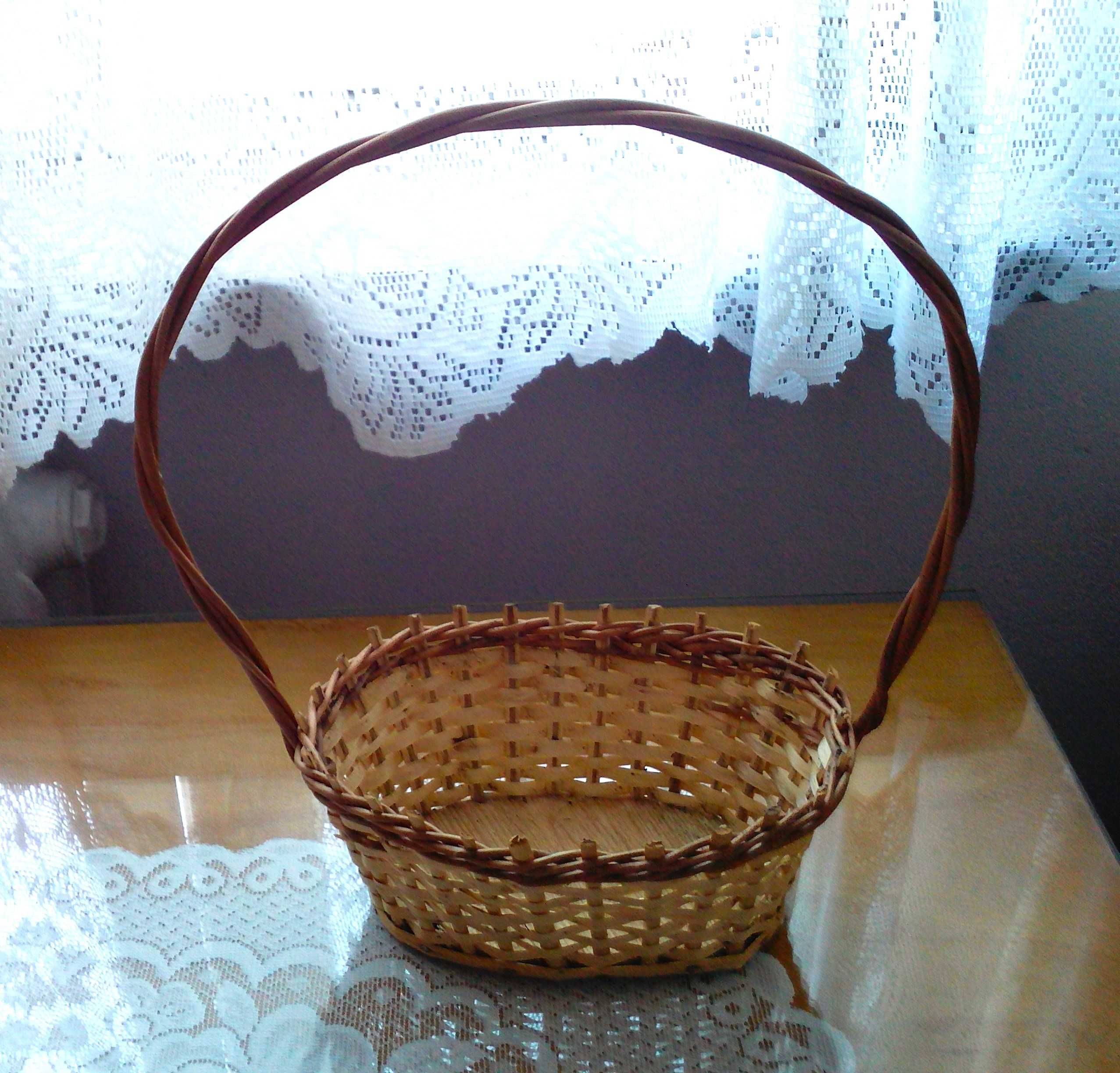 Koszyczek (2) z wikliny i łyka, 32 cm wysoki