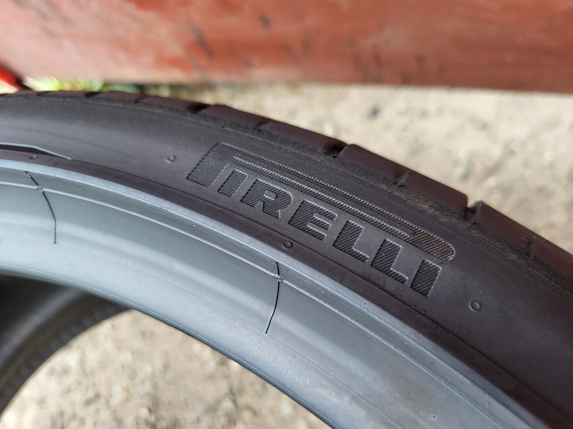 285/30/22 R22 Pirelli PZERO PZ4 AO 2шт ціна за 1шт шини