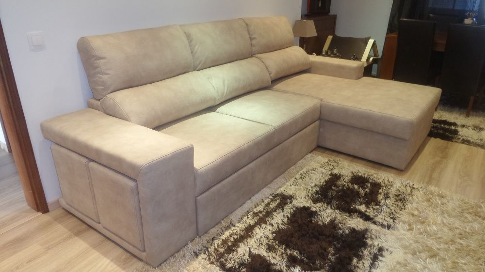 Sofa Chaiselong Cama + 2 pufs + Bau Elevatorio NOVO - FABRICA - sofá