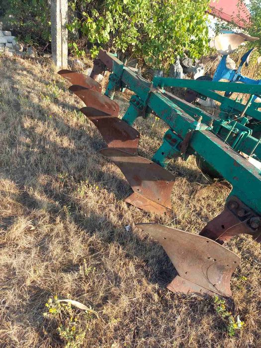 Продам плуг ПЛН 5-35