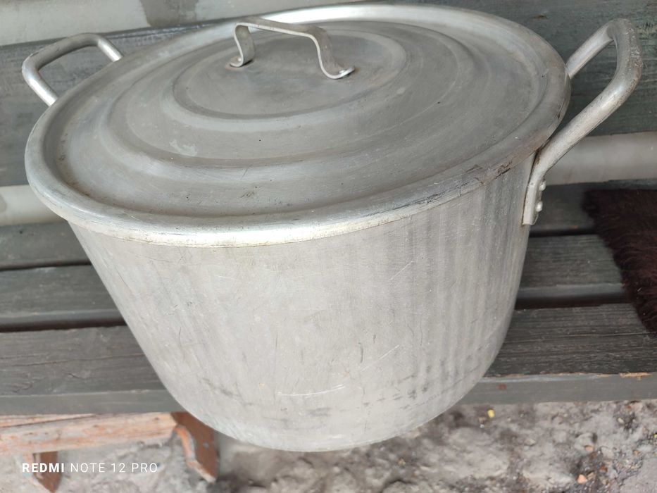 Кастрюля алюминиевая 40 литров в хорошем  б у состоянии. СССР