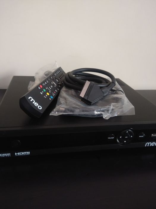 Satellite Box with Remote Control64739580338691121