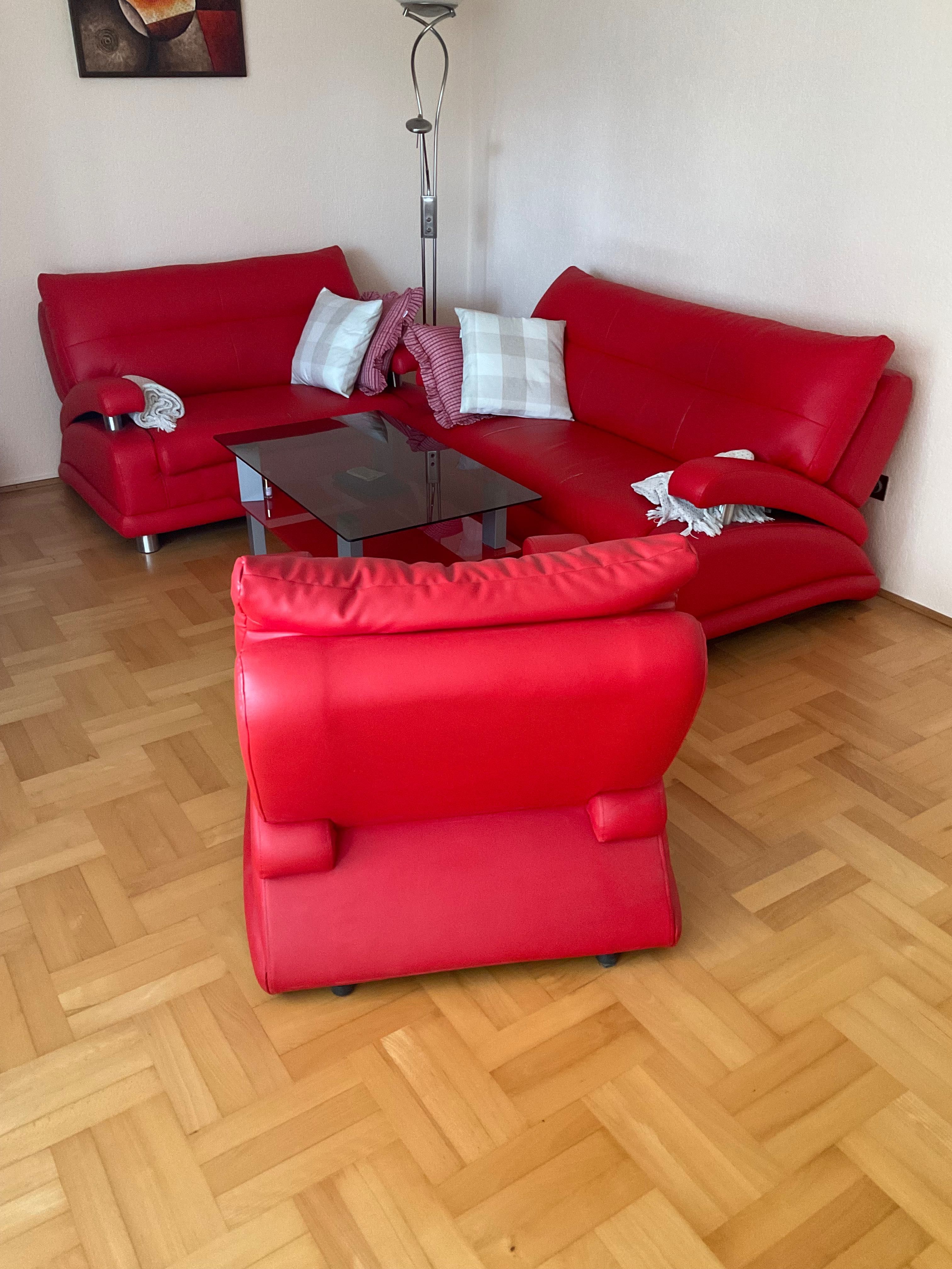 Sprzedam sofę dwuosobową, trzyosobową oraz fotel z ekoskóry do salonu,