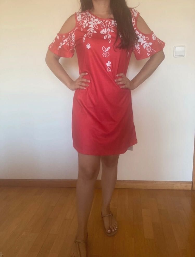 Vestido vermelho nunca usado, com etiqueta