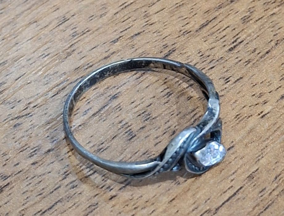 Продам кольцо,серебро.