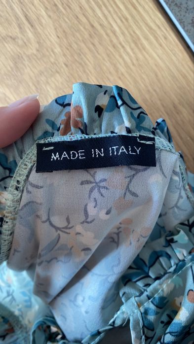 Vestido florido cetim